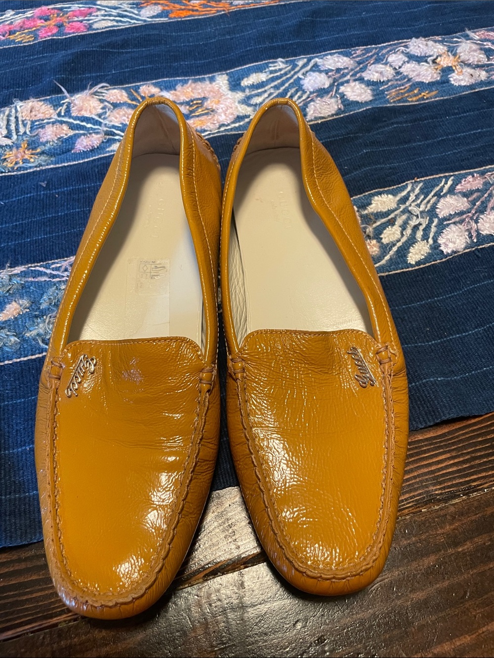 Gucci Mustard Yellow Patent Leather Script Logo Moc Driving Loafers Size 39.5